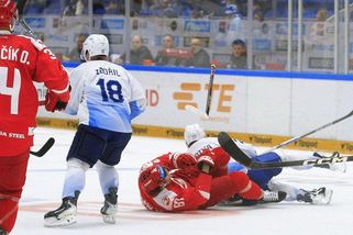 Zraněný Kovařčík zřejmě nestihne začátek extraligy, Zábranský ocenil gesto třineckého kouče - Sport.cz